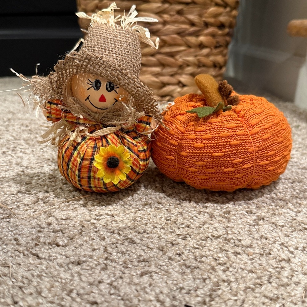Plaid Scarecrow and Knit Pumpkin Decor